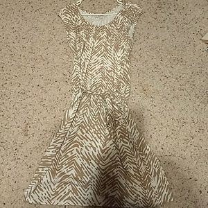 Loft Short Sleeve Dress w/belt.